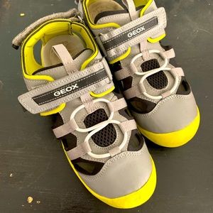 Geox closed toe sandal